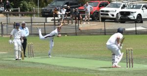 Bowling attack from Macklin, Yates keeps run-chase alive for the Mounters