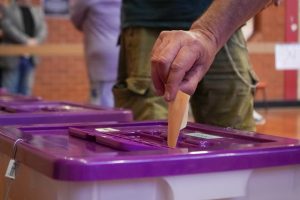 Early voting for Casey