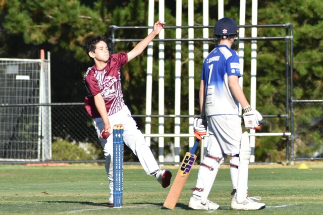 Juniors in the spotlight as heat disrupts play